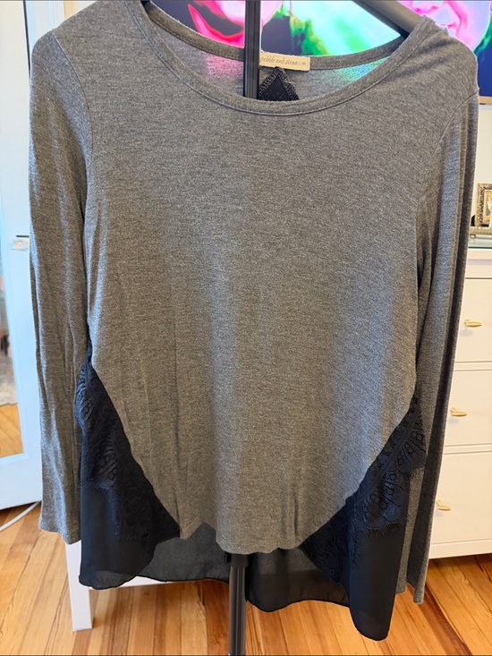 pebble and stone Tops - pebble and stone Gray Long Sleeve Top with Black Lace Insets